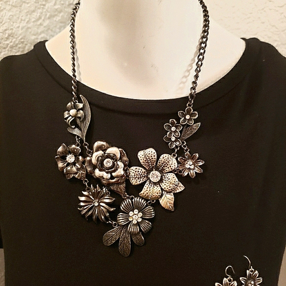 2 PC necklace  with  earrings